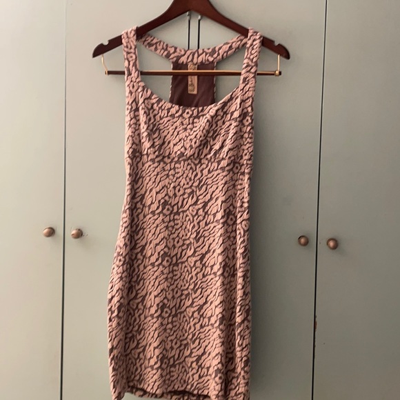 FREE PEOPLE Halter stretch dress in grey leopard print Sz SMALL - Picture 4 of 7